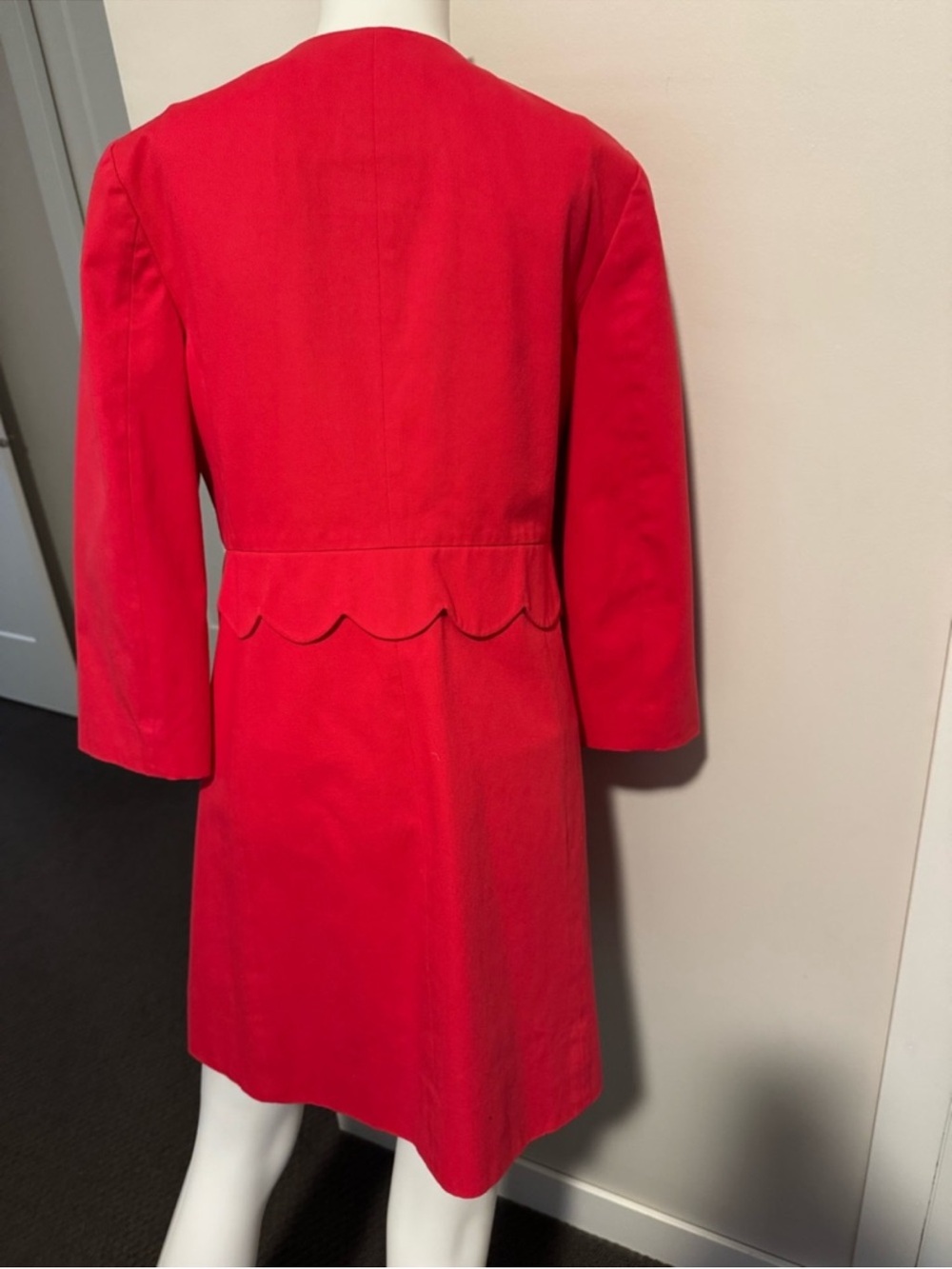 Draper James Bright Red Scallop Trench Coat in Lollipop Red Size 4 - Picture 6 of 8